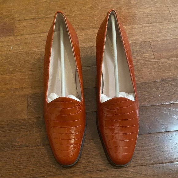 INTENTIONALLY BLANK Peptalk Croc Embossed Leather Pump - Picture 3 of 7